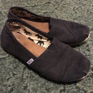 toms